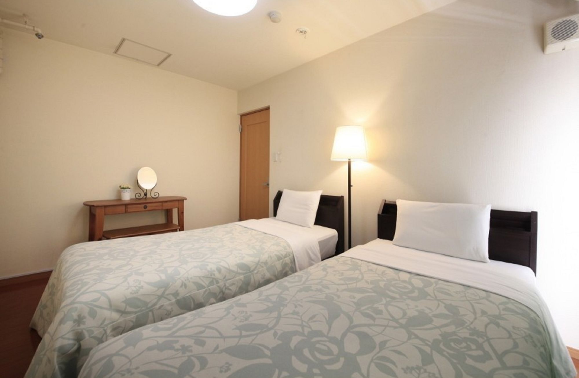 Shinjuku Urban Hotel Токіо Екстер'єр фото